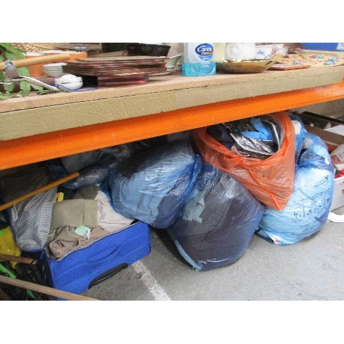 784 - LARGE QUANTITY OF BAGGED CLOTHING