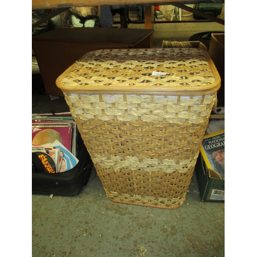 113 - BULLRUSH WOVEN LAUNDRY BASKET