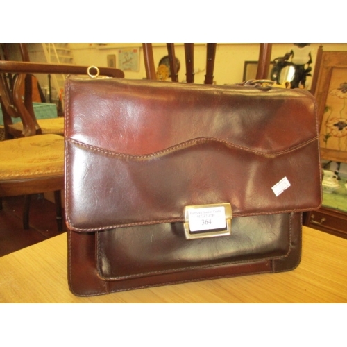 117 - BROWN LEATHER BRIEF CASE STYLE HANDBAG