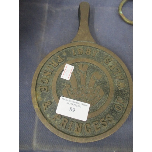 113 - METAL POT STAND COMMEMORATING THE PRINCE AND PRINCESS OF WALES 1981 MADE BY T. I. PRAKRAY LTD BELPER... 