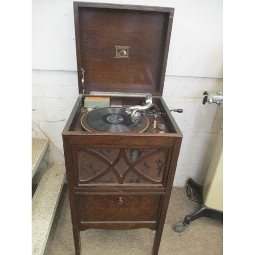 164 - GRAMOPHONE IN OAK CASE BY HIS MASTERS VOICE