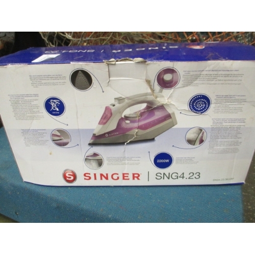 199 - A SINGER MODEL SNG4/23 2200W STREAM IRON , (BOXED) ( DEMO ONLY)