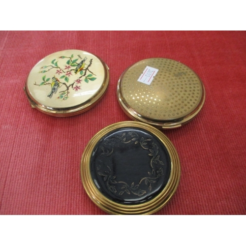 46 - 3 GOLD METAL ROUND COMPACTS