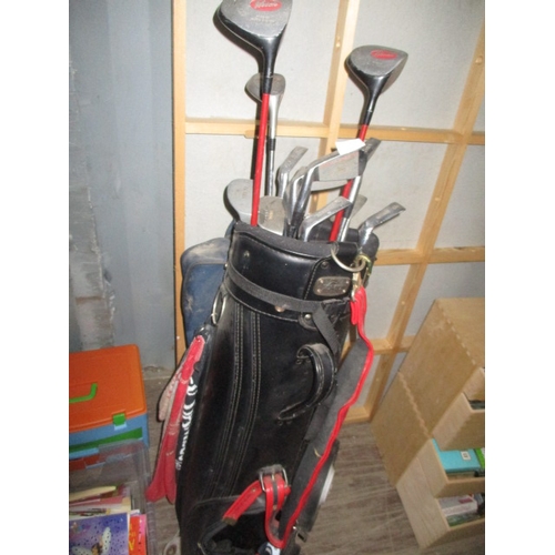 553 - HOWSON GOLF CLUBS AND BAG