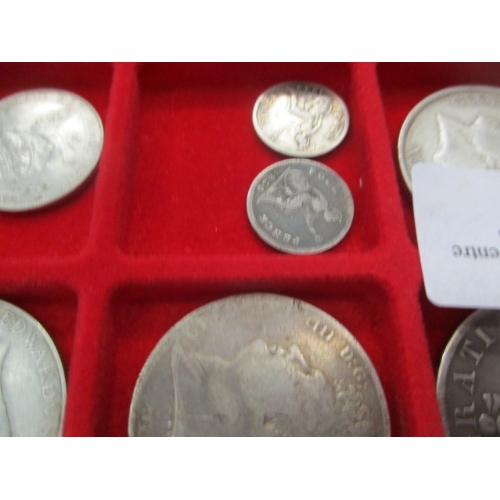 41 - 2 TRAYS OF COINS CONTAINING SILVER HALF CROWNS INCLUDING QUEEN ANNE, GEORGIAN HALF PENNIES, TOKENS A... 