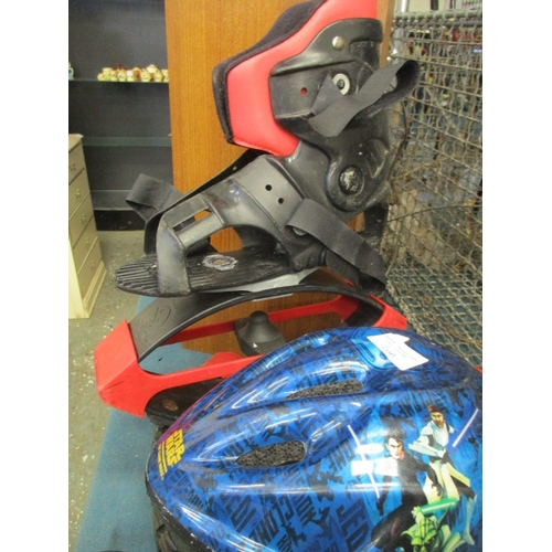 260 - GLIDE BOOTS AND SAFETY HELMET