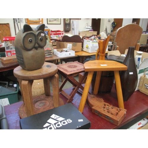 316 - TREEN 4 SMALL WOODEN CARVED STOOLS,  BARREL,  OWL, ETC