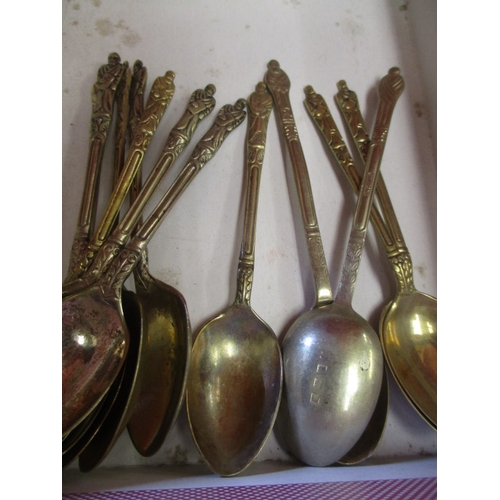 34 - 12 APOSTLE SPOONS SILVER PLATE