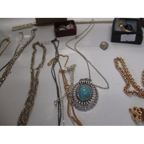 101 - A LARGE SELCTION OF COSTUME JEWELLERY TO INCLUDE BANGLES, NECKLACES, EARRINGS, BEADS AND BROOCHES