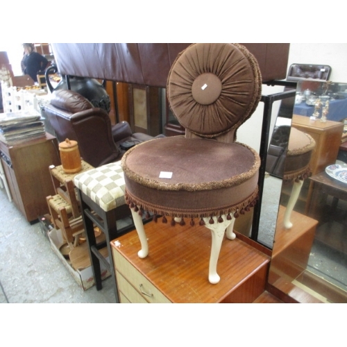 375 - RETRO 1960S BROWN UPHOLSTERED BOUDOIR CHAIR ON CREAM CABRIOLE LEGS