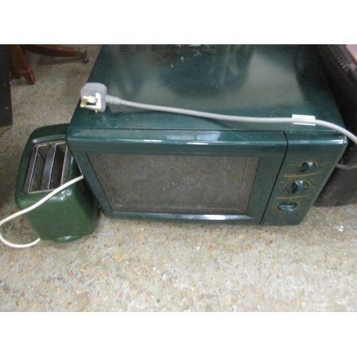 230 - SANYO GREEN MICROWAVE AND MATCHING GREEN TOASTER