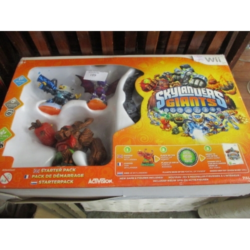 189 - SKYLANDERS GIANTS Wii  NEW GAME AND FIGURES INCLUDED