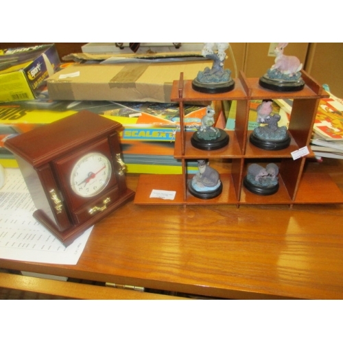 460 - MANTLE CLOCK AND A SMALL DISPLAY OF CHINA ANIMALS