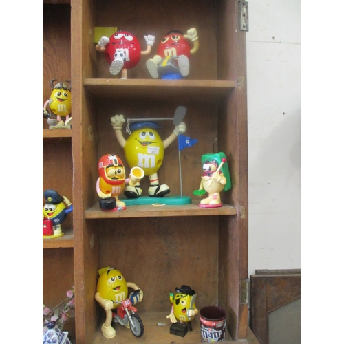 489 - LARGE QUANTITY OF M&M COMICAL FIGURES