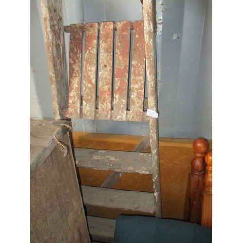 575 - 5 RUNG WOODEN STEP LADDER