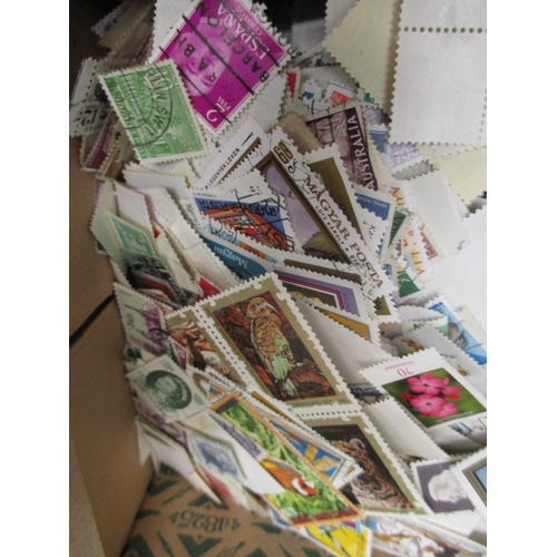 13 - BOX OF 2 1/2 LBs OF MIXED STAMPS APPROX 17000