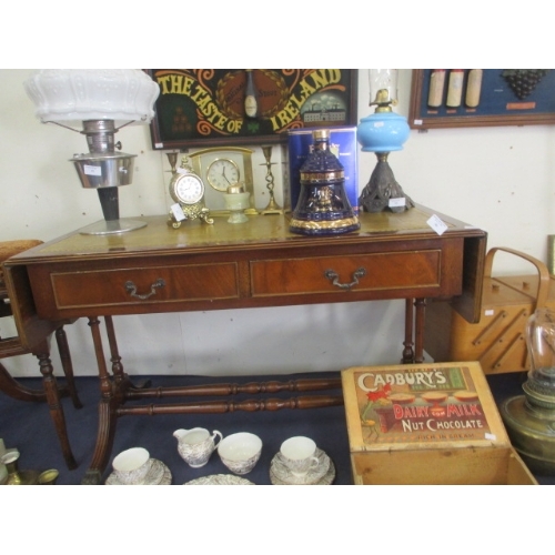 93 - REGENCY STYLE 2 DRAWER DOUBLE DROP LEAF SOFA DESK WITH LEATHER TOP