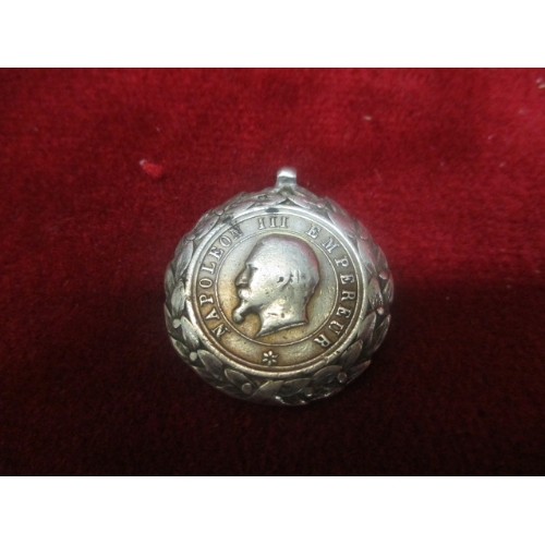 17 - CONTINENTAL SILVER MEDALLION INSCRIBED MONTEBELLO, PALESTRO, TURBIGO, MAGENTA ETC 1859