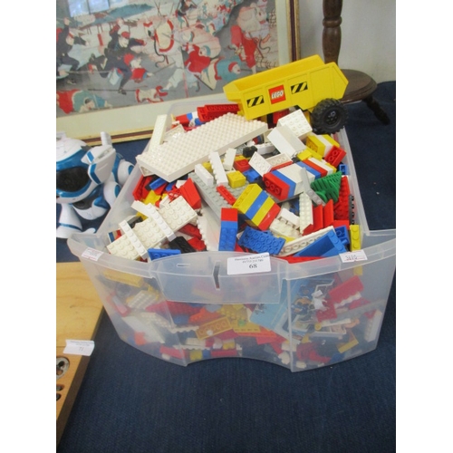 68 - LARGE PLASTIC BOX OF LEGO APPROX 6KG