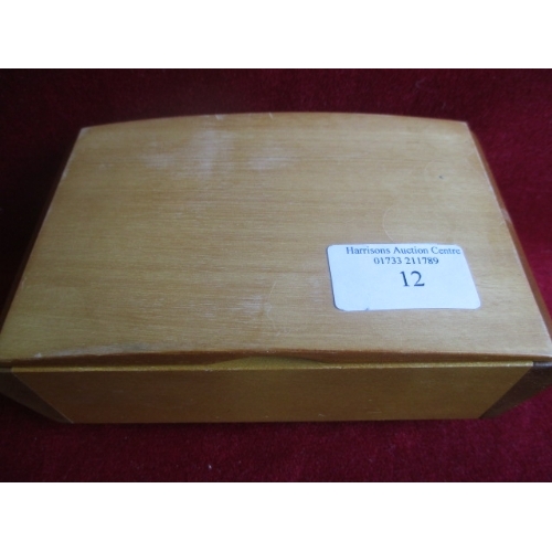 12 - SMALL WOODEN JEWELLERY BOX CONTAINING SILVER JEWELLERY AND SILVER HALLMARKED FOB