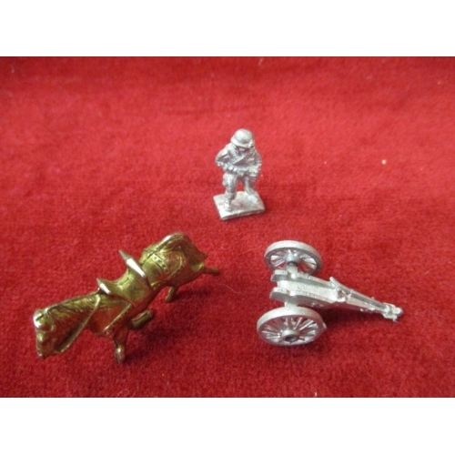 58 - SELECTION OF TINY ALUMINIUM SOLDIERS