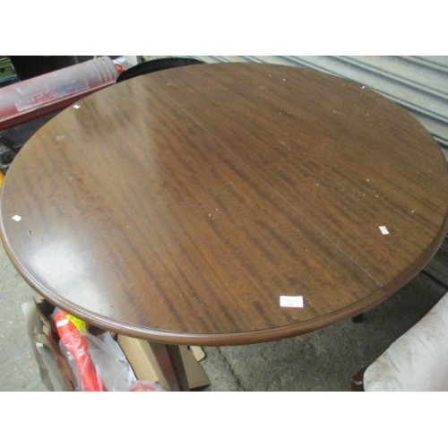 616 - DARK WOOD EFFECT ROUND EXTENDING TABLE