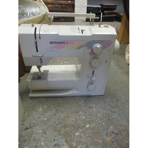 267 - A BERNINA 1005 SEWING MACHINE IN BOX