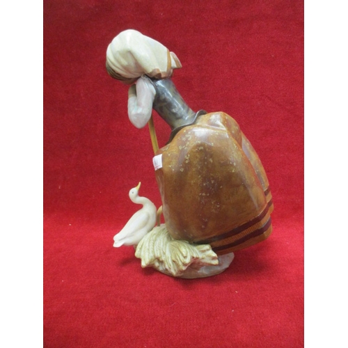 9D - LARGE LLADRO GIRL WITH DUCKS FIGURE