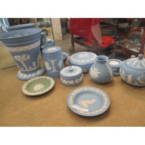 56B - 10 WEDGEWOOD JASPERWARE PIECES -  VASE, PLATES, TRINKET DISHES ETC - 9 BLUE AND 1 GREEN