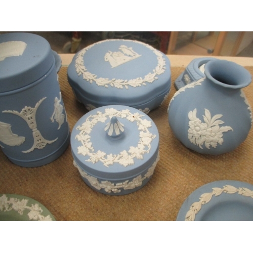 56B - 10 WEDGEWOOD JASPERWARE PIECES -  VASE, PLATES, TRINKET DISHES ETC - 9 BLUE AND 1 GREEN