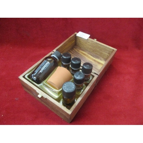85 - BOXED BOTANICALS AROMATHERAPY  OIL SET