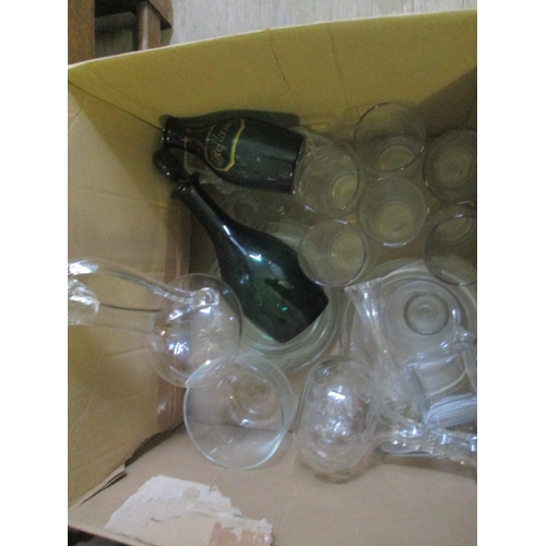 467 - BOX OF MIXED GLASSWARE