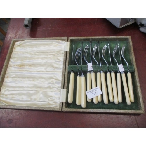 208 - SET OF 6 VINTAGE FISH KNIVES AND FORKS IN PRESENTATION BOX