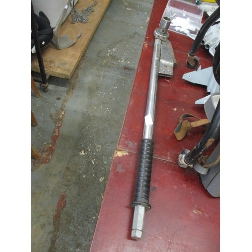 209A - LARGE TORQUE WRENCH