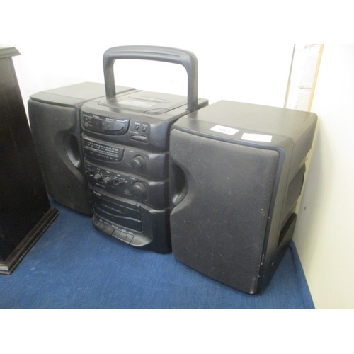 61 - SANYO STEREO WITH SPEAKERS