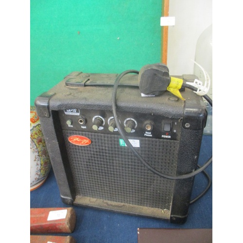 69 - SMALL GUITAR AMP BY STAGG