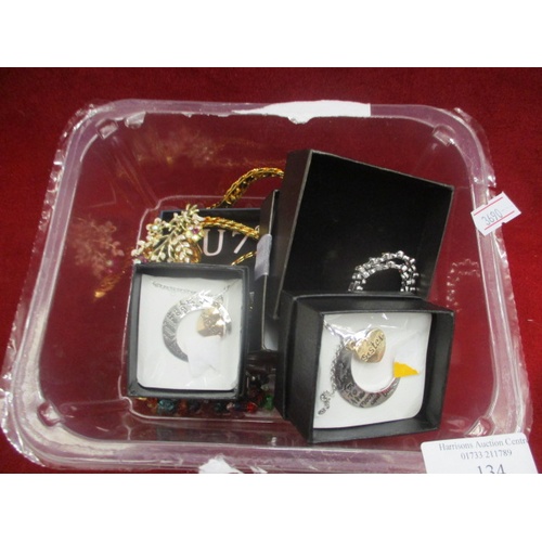 134 - SMALL BOX OF MIXED COSTUME JEWELLERY