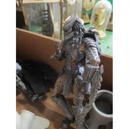 171 - BOX OF MIXED LORD OF THE RINGS  FIGURES AND WAR HAMMER