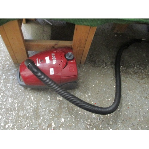 186 - PANASONIC MC-E7002 1500W VACUUM CLEANER
