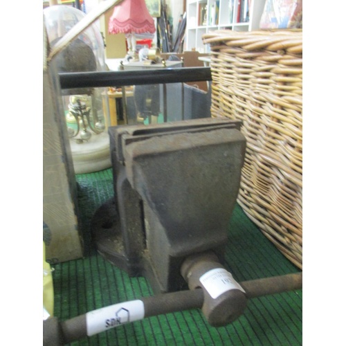 192 - HEAVY METAL WORK BENCH VICE RECORD No3