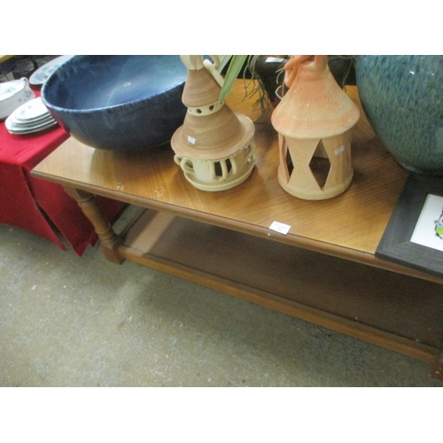258 - RETRO TEAK VENEERED COFFEE TABLE
