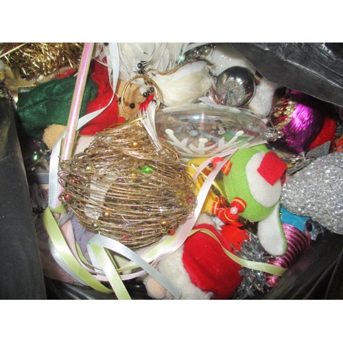 278 - BAG OF VINTAGE CHRISTMAS DECORATIONS