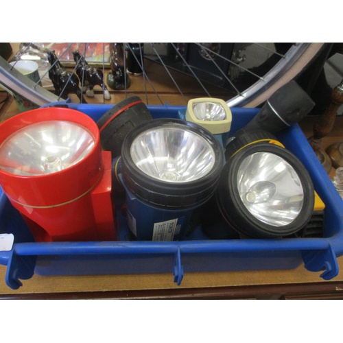 286 - QUANTITY OF TORCHES