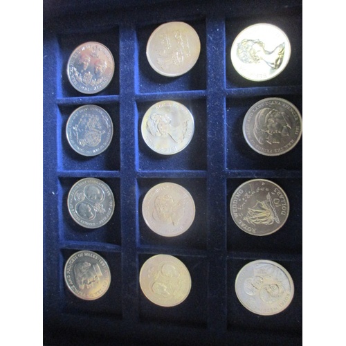 22 - A SET OF 12 COINS COMMEMORATING THE 1981 ROYAL WEDDING IN PRESENTATION BOX