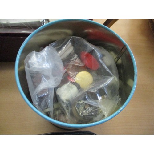 214 - QUANTITY OF HABERDASHERY