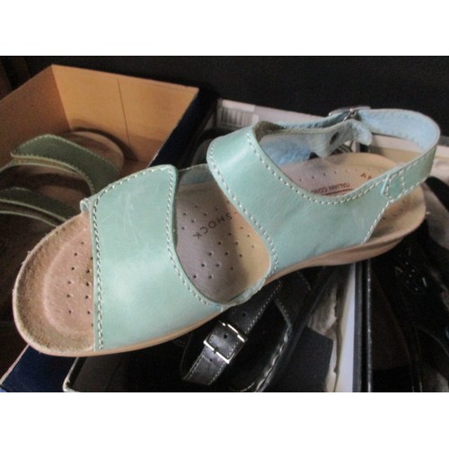 149 - 10 PAIRS OF LADIES SANDLES  MIXED SIZES 5, 5.5