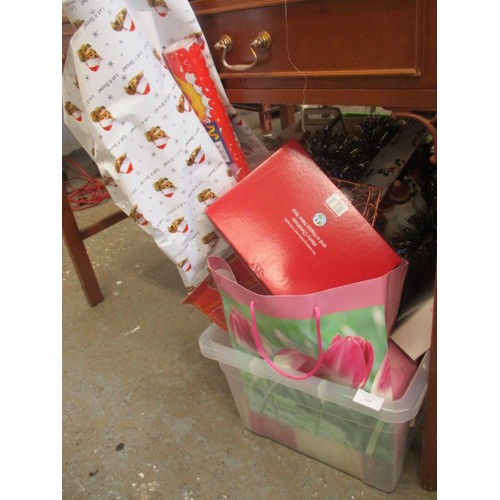 189 - BOX OF MIXED CHRISTMAS ITEMS WRAPPING PAPER, CARDS, CHRISTMAS LIGHTS AND OTHER DECORATIONS