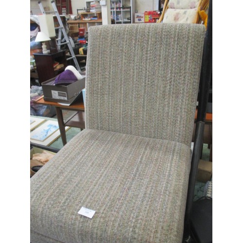 195 - SMALL UPHOLSTERED CHAIR WITH QUEEN ANN STUMP LEGS TO FRONT