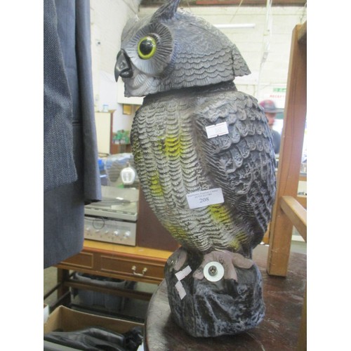 208 - A BOBBLE HEAD GARDEN  OWL ORNAMENT