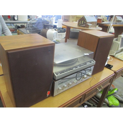 227 - YAMAHA NATURAL SOUND STEREO RECEIVER CR-420 AND TECHNICS TURN TABLE AND PAIR OF RAM SPEAKERS